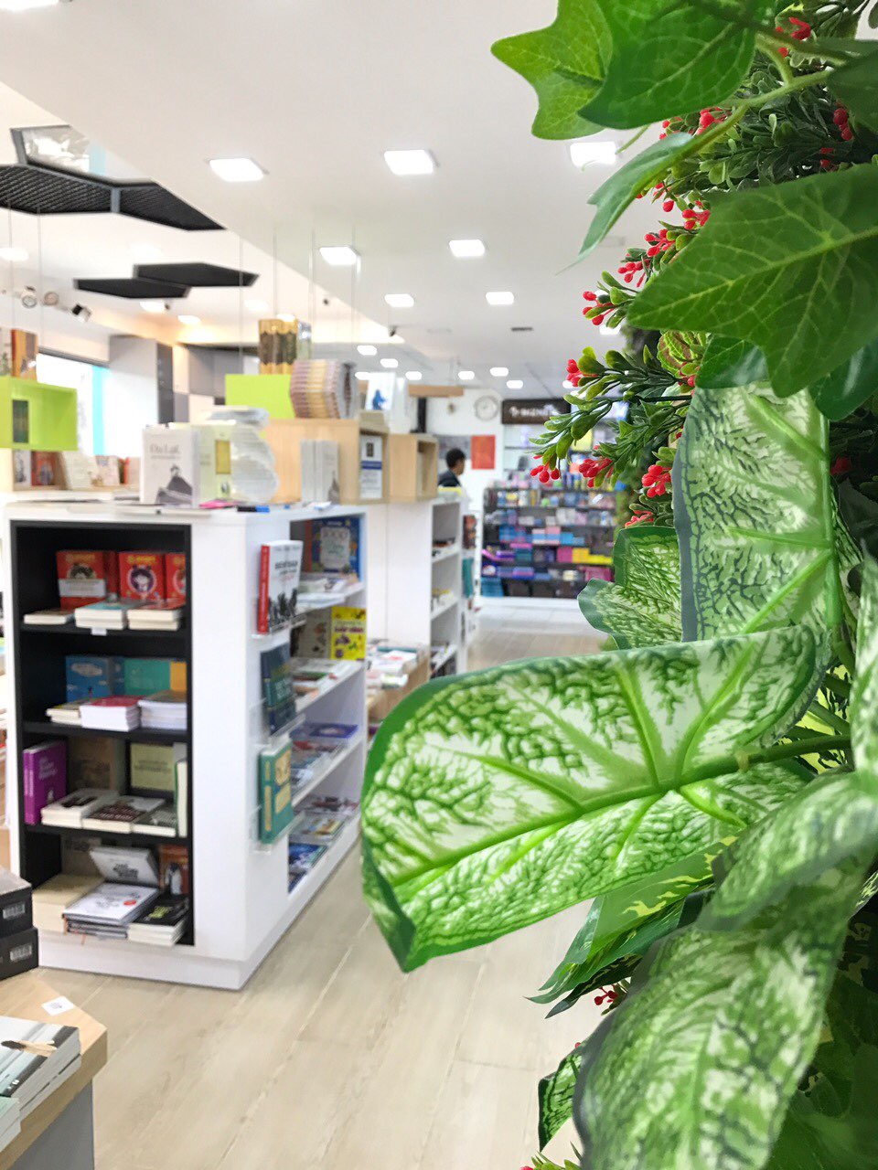 Minh khai book store
